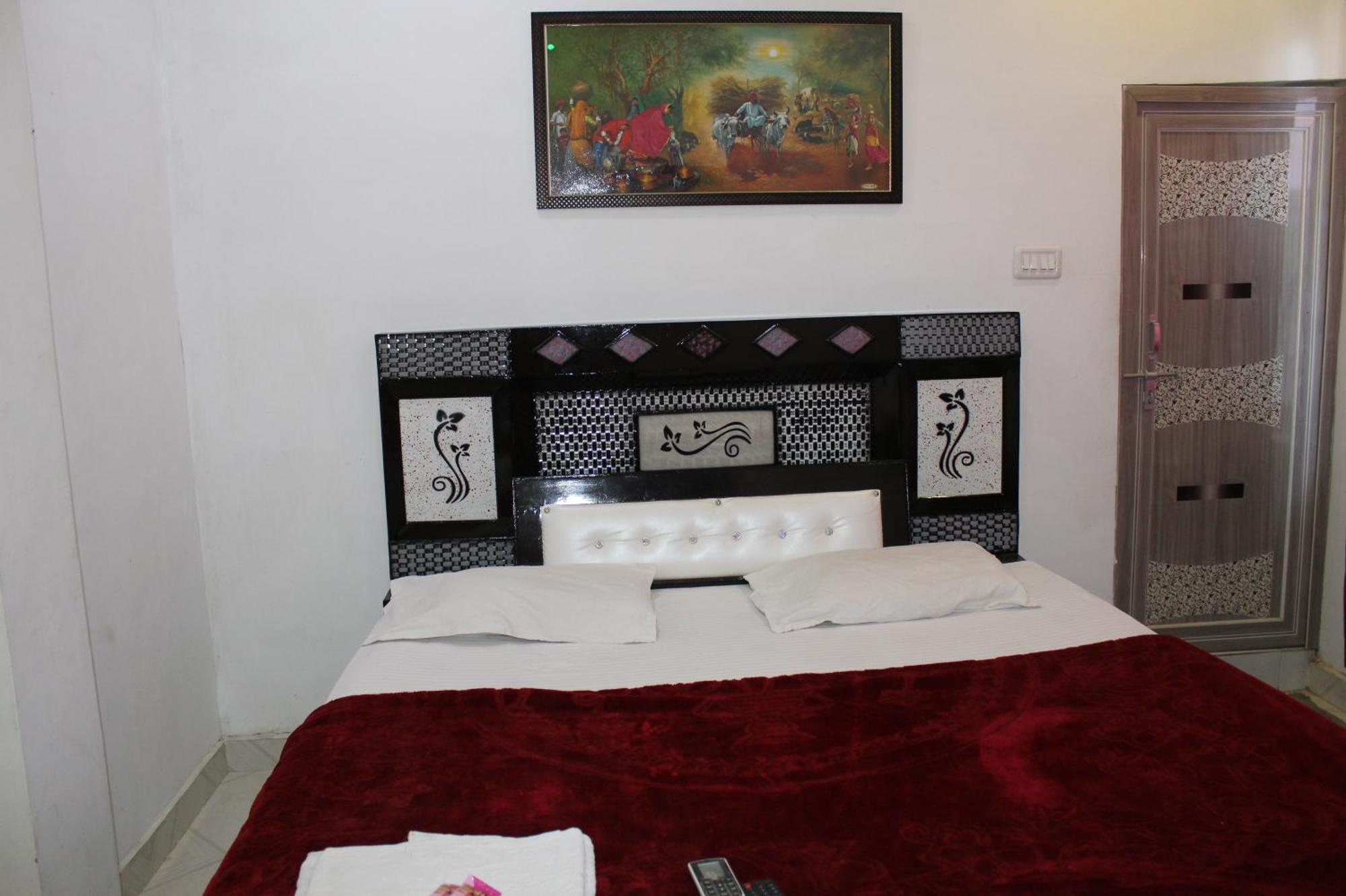 Hotel Sunset Orchha Bagian luar foto