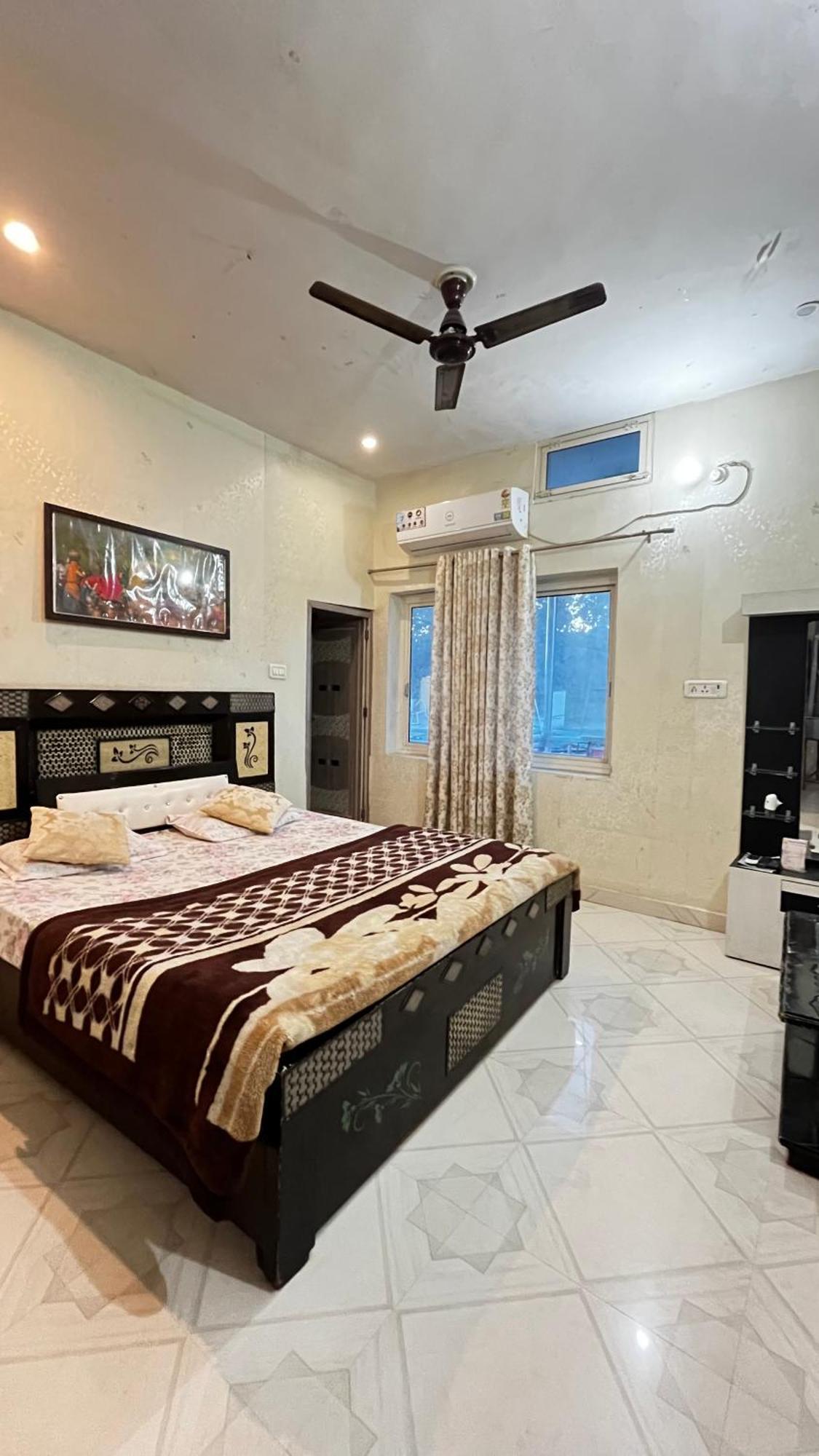 Hotel Sunset Orchha Bagian luar foto